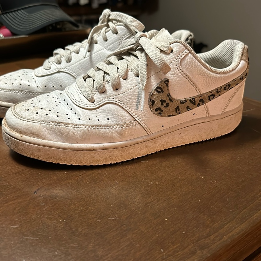 Nike tennis shoes